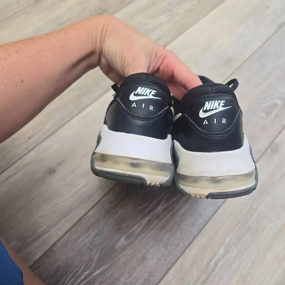 Nike Air Max Excee shoes black and white sneakers women's size 6.5 active